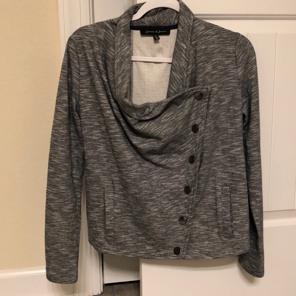 Jasmine and Juliana sweater size S